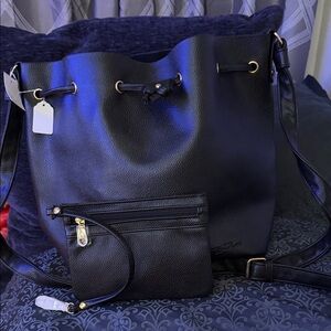 Chic Black Leather Shoulder Bag with Pouch